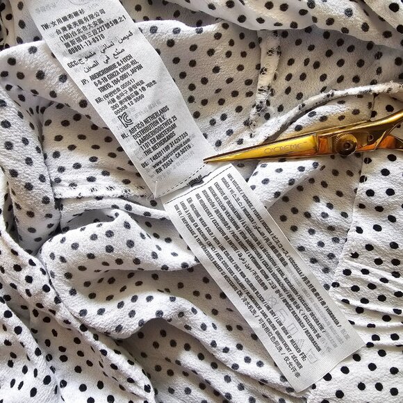 Abercombie & Fitch Twist Front Button Up Shirt, S Black & White Polka Dot - Picture 8 of 10